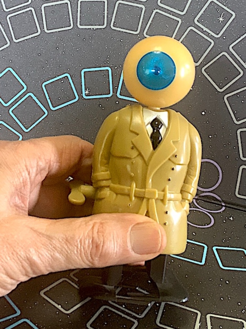 Vintage walking private eye toy - Picture 2 of 3